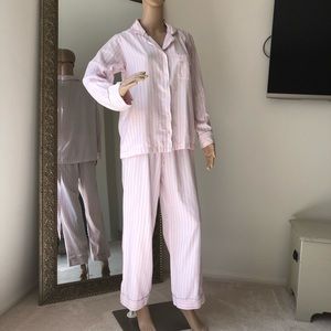 Victoria Secrets pajama Set